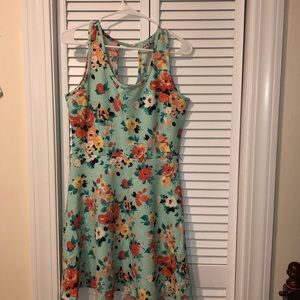 Women’s sleeveless short dress